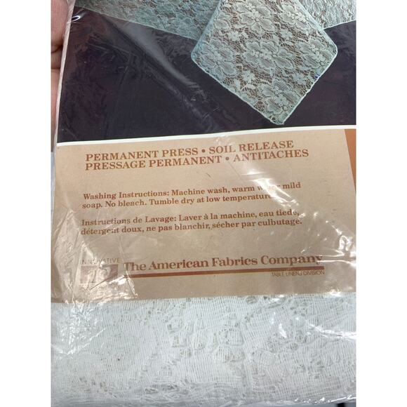 Shadow Rose Lace Table Cloth Round Sz 60" with Plastic Liner and Napkins - Picture 7 of 7